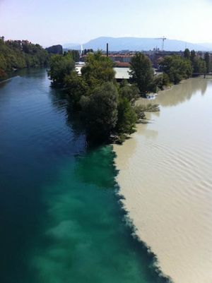 التقاء الأنهار في جنيڤ، سويسرا.