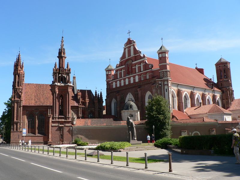 ملف:Vilnius St Anns church.jpg