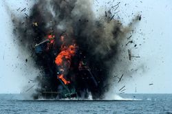 Indonesia explodes 23 foreign fishing boats 2016-04-05.JPG