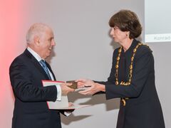 Verleihung Konrad-Adenauer-Preis der Stadt Köln 2019 an Daniel Barenboim-9397.jpg