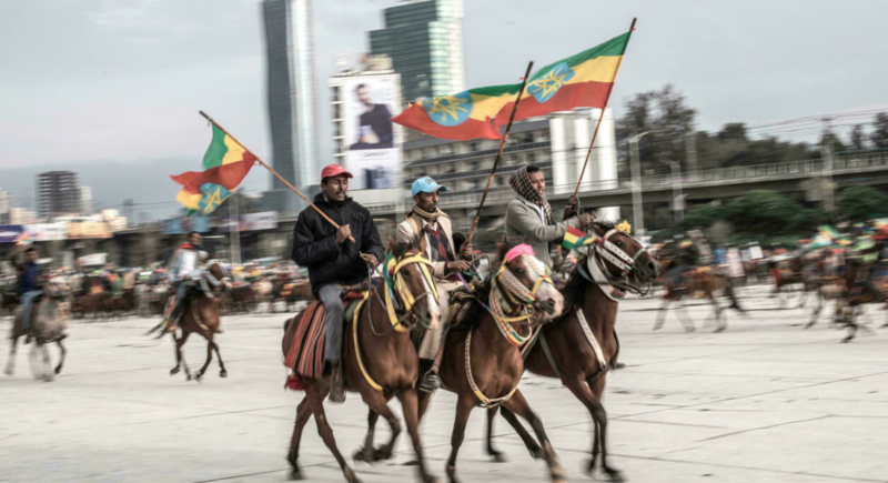 ملف:خيالة يحملون العلم الإثيوبي خلال تجمع تأييدا للقوات المسلحة الإثيوبية في أديس أبابا، 8 أغسطس 2021.PNG