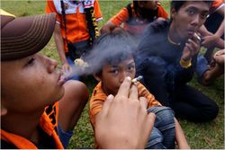 Smoking Children.jpg