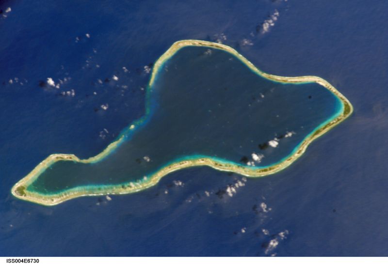 ملف:Moruroa atoll.JPG