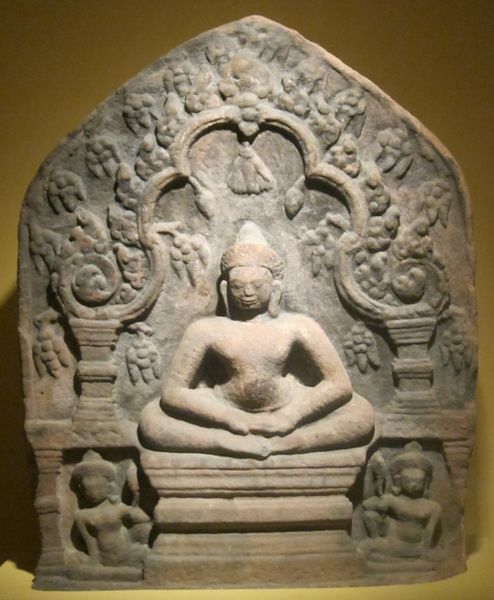 ملف:Stele with seated Buddha from Cambodia or northeast Thailand, Khmer, 12th century, sandstone, HAA.JPG