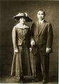 صورة زفاف سونگ تشينگ-لينگ وصن يات-سن عام 1915.