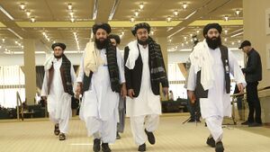 وفد طالبان في مفاوضات الحكومة الأفغانية.