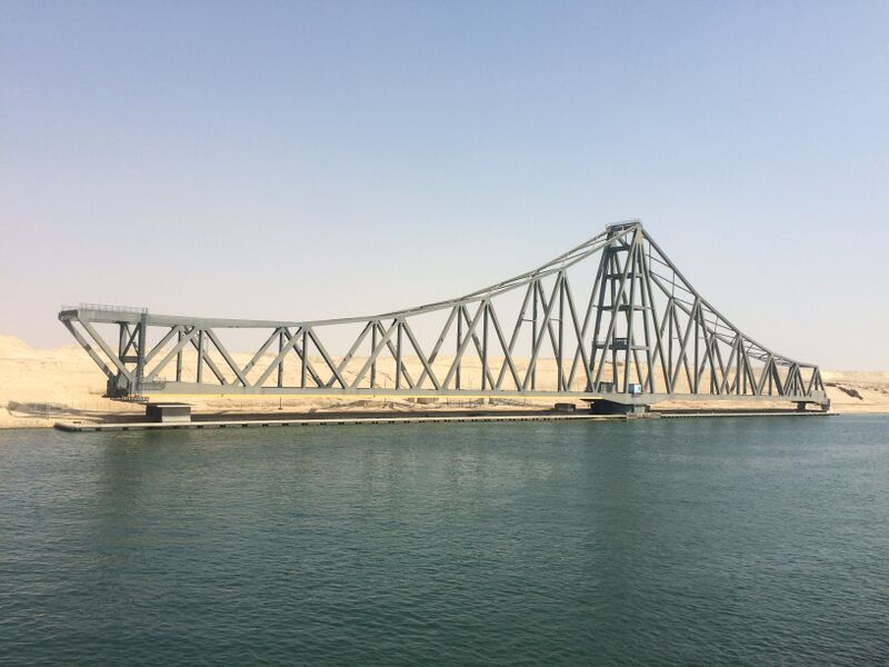 ملف:Disused Railway Swing Bridge in the Suez Canal, Egypt (31538742762).jpg