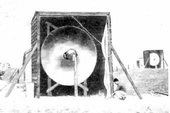 هوائيات من عام 1931 وصلة ترحيل الميكروويڤ التجريبية بتردد 1.7 گيگاهرتز عبر القنال الإنگليزي.