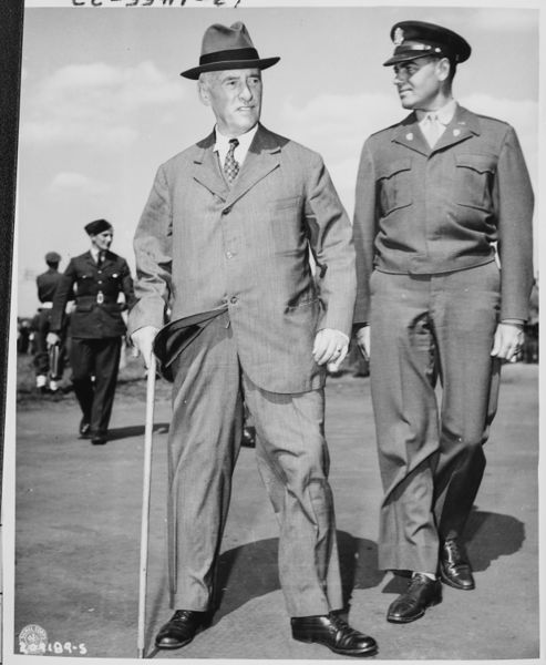 ملف:Secretary of War Henry Stimson and Col. W. H. Kyle (right) arrive at the Gatow Airport in Berlin, Germany to attend... - NARA - 198795.jpg