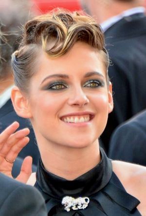 Kristen Stewart Cannes 2018 (cropped).jpg
