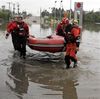 فريق الانقاذ المدني في بنسلفانيا أثناء العاصفة لي 9 سبتمبر 2011