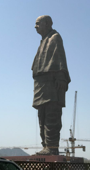 Statue of unity (cropped).png