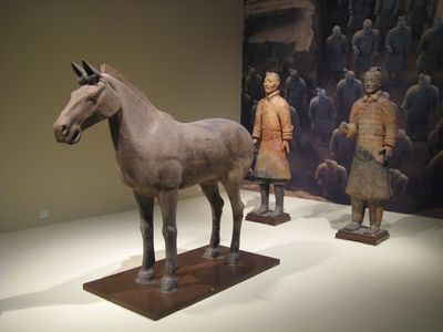 Terracotta horse and two soldiers