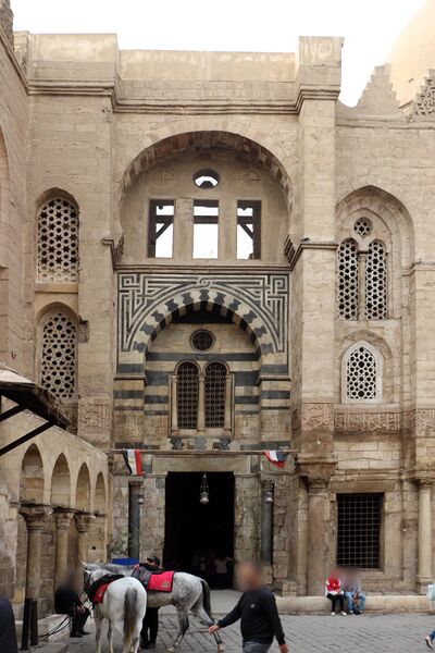 ملف:Cairo, madrasa del sultano qalaun, 07 portale.JPG