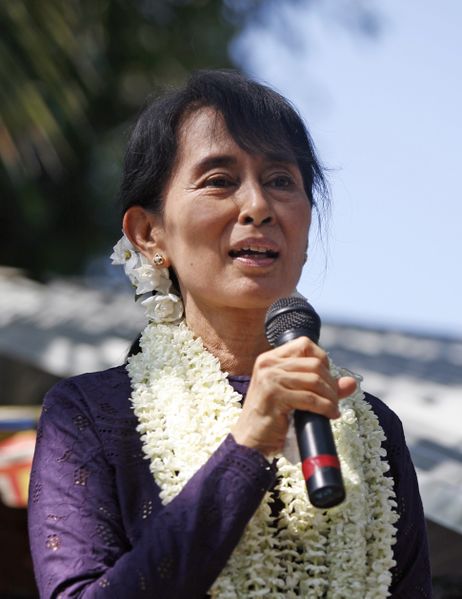 ملف:Aung San Suu Kyi 17 November 2011.jpg