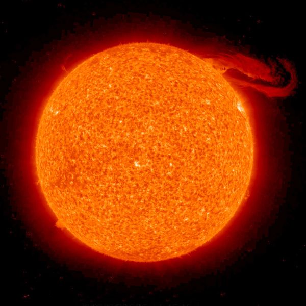 ملف:Solar prominence from STEREO spacecraft September 29, 2008.jpg