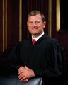 رئيس القضاة السابع عشر للولايات المتحدة جون روبرتس (AB, 1976; JD, 1979)