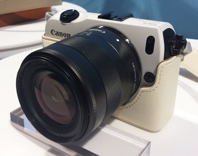 ملف:Canon EOS M Blogger Event 02 cropped.jpg