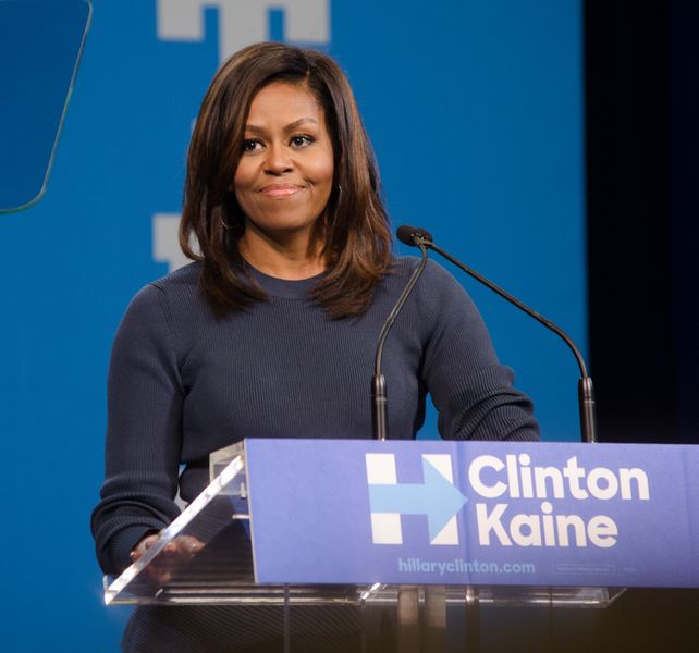 ملف:Michelle Obama at SNHU October 2016.jpg