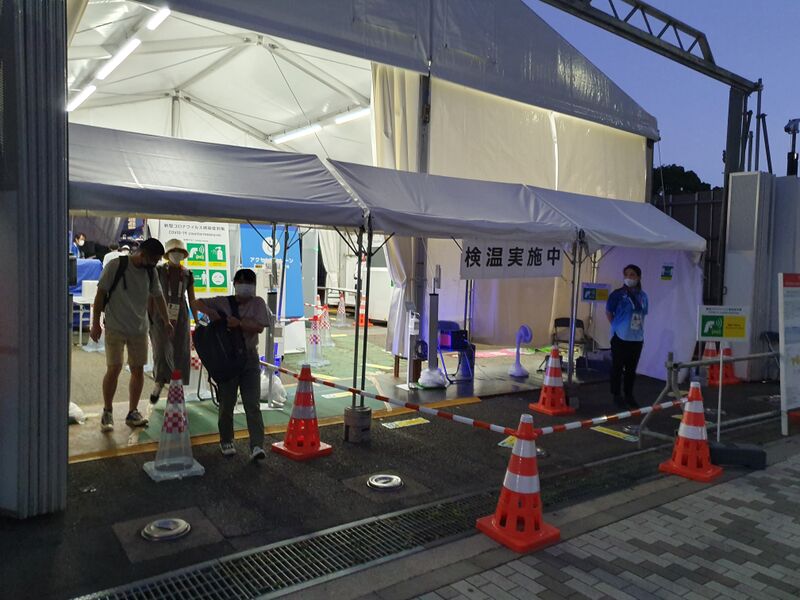 ملف:Tokyo 2020 Olympics in Ariake, tennis center court entrance 2.jpg