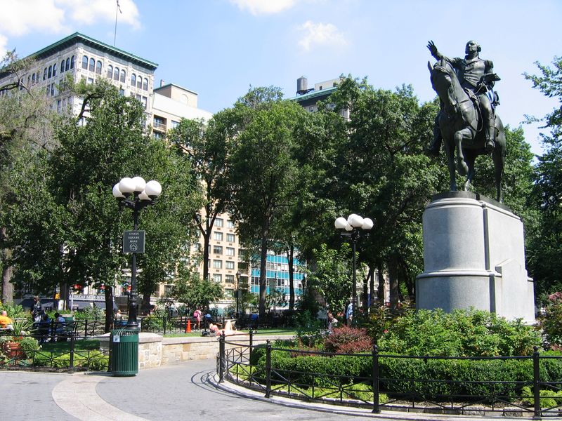 ملف:Union square statue2.jpg