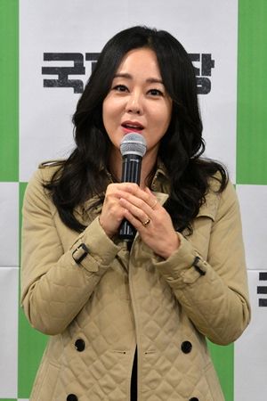 초록우산 어린이재단 김윤진 홍보대사 기부금 전달식.jpg