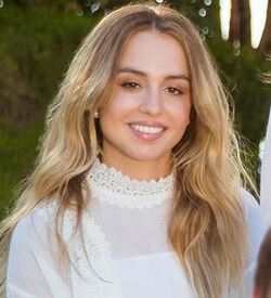 الأميرة إيمان بنت عبد الله.jpg