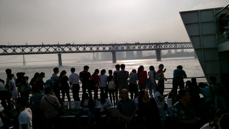 ملف:People on the Ferry in Wuhan.jpg