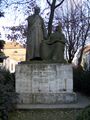 تمثالا يانوش بولياي (يسار) وفاركاش بولياي (يمين) في تارگو مورش