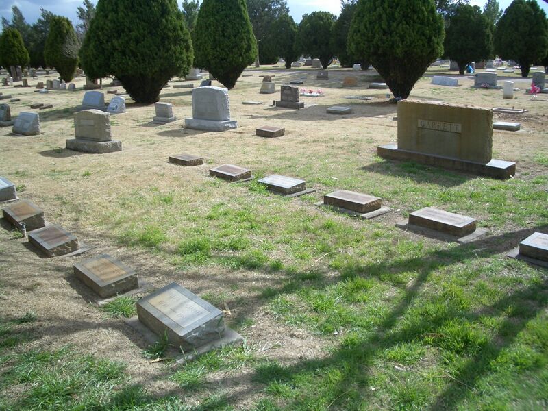ملف:Garrett grave2.JPG