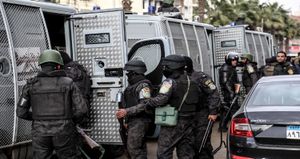رجال من الشرطة المصرية.jpg