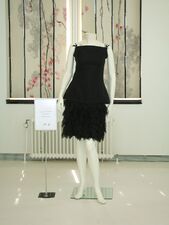 فستان أسود قصير من عام 1964
