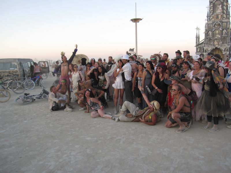 ملف:Burning Man 2013 Photo chapel, The wedding party! (9660390094).jpg