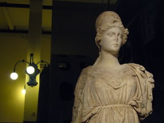 تمثال أثينا، سنترالى مونتى‌مارتيني، روما