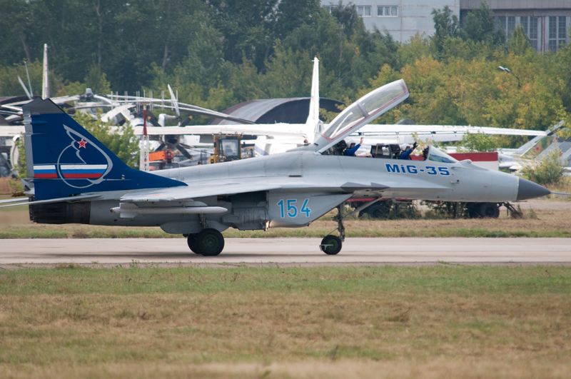 ملف:Mikoyan-Gurevich MiG-35 - MAKS 2009.jpg