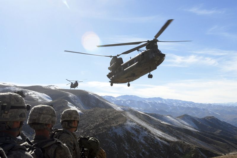 ملف:Inbound Choppers in Afghanistan 2008.jpg