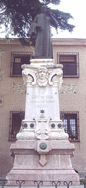 ملف:Monumento a Lope de Vega (Madrid) 01.jpg
