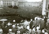 翌21日、侵攻への抗議演説を行うルーマニア大統領チャウシェスク