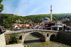 2013-10-06 Stone Bridge, Prizren, Kosovo 8649.jpg