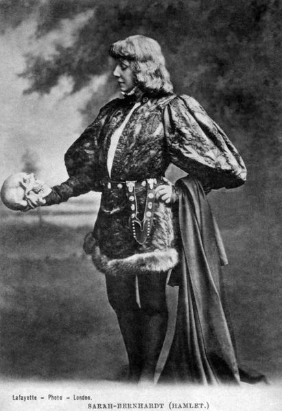 ملف:Bernhardt Hamlet2.jpg