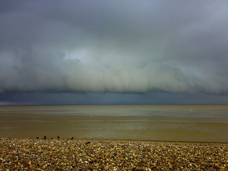 ملف:Cloud Cover captured off the coast of Herne Bay.jpg