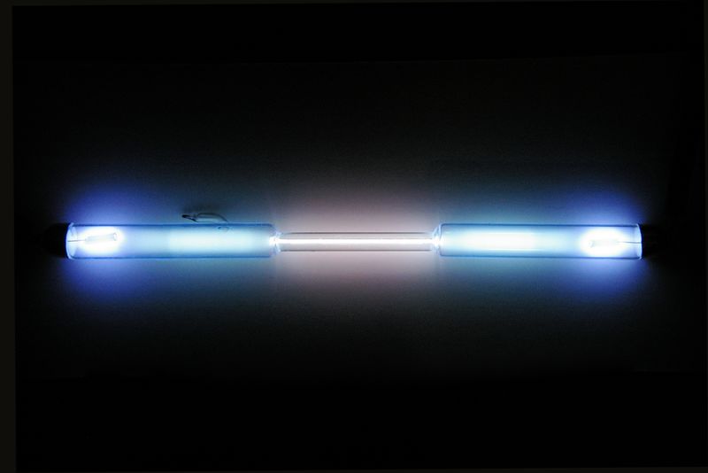 ملف:Krypton discharge tube.jpg