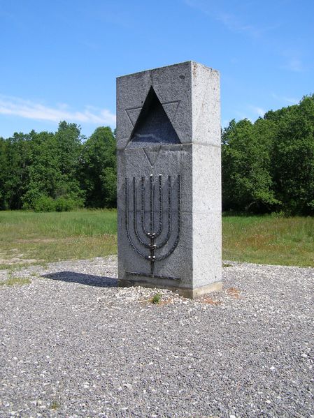 ملف:Holocaust Memorial in Estonia.jpg
