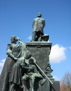 Saint-Dié-des-Vosges-Statue de Jules Ferry.jpg