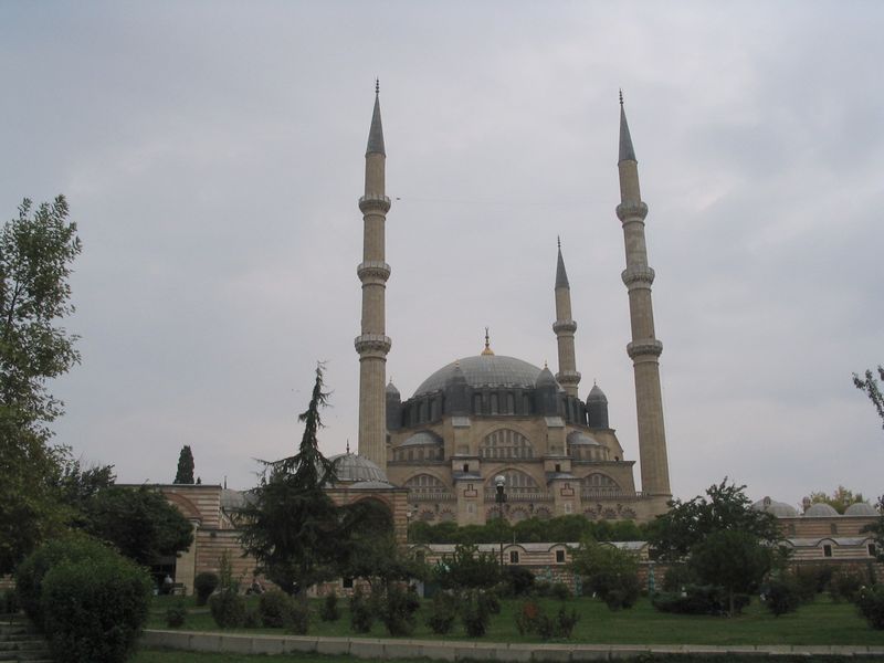 ملف:Edirne mosque outside.jpg
