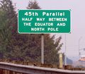علامة على الطريق الولائي رقم 5 بالقرب من كيزر، أوريگون.