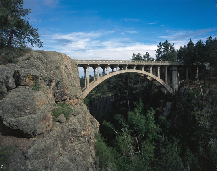 ملف:Beaver Creek Bridge in Wind Cave National Park.jpg