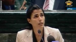 هند الفايز.jpg