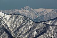 Mount Kanmuri from Mount Odugongen.jpg