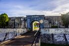 Front gate of Fort Marlborough, Bengkulu 2015-04-19 02.jpg